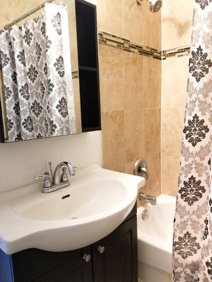 Spacious Mbr Near Kennedy Subway & Go Toronto Esterno foto