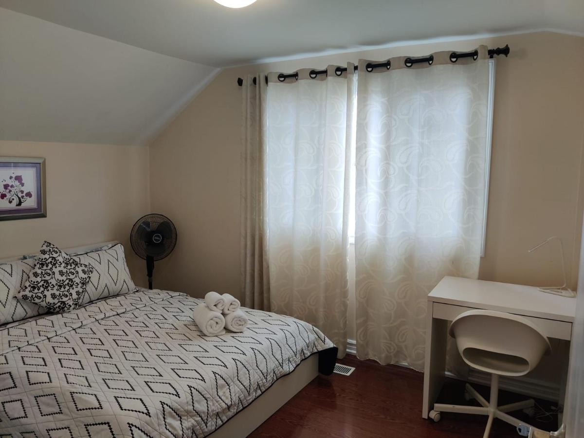 Spacious Mbr Near Kennedy Subway & Go Toronto Esterno foto