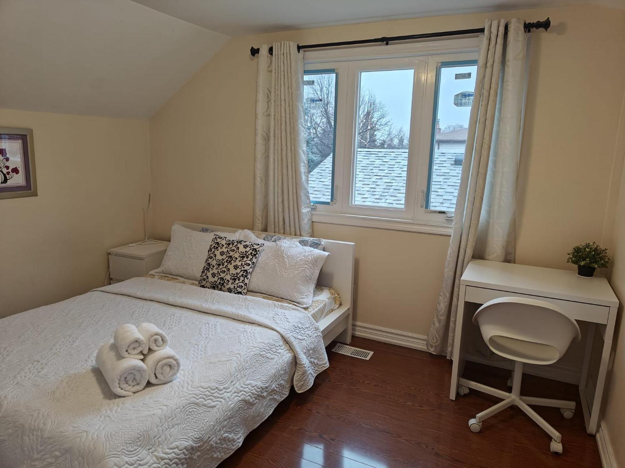 Spacious Mbr Near Kennedy Subway & Go Toronto Esterno foto