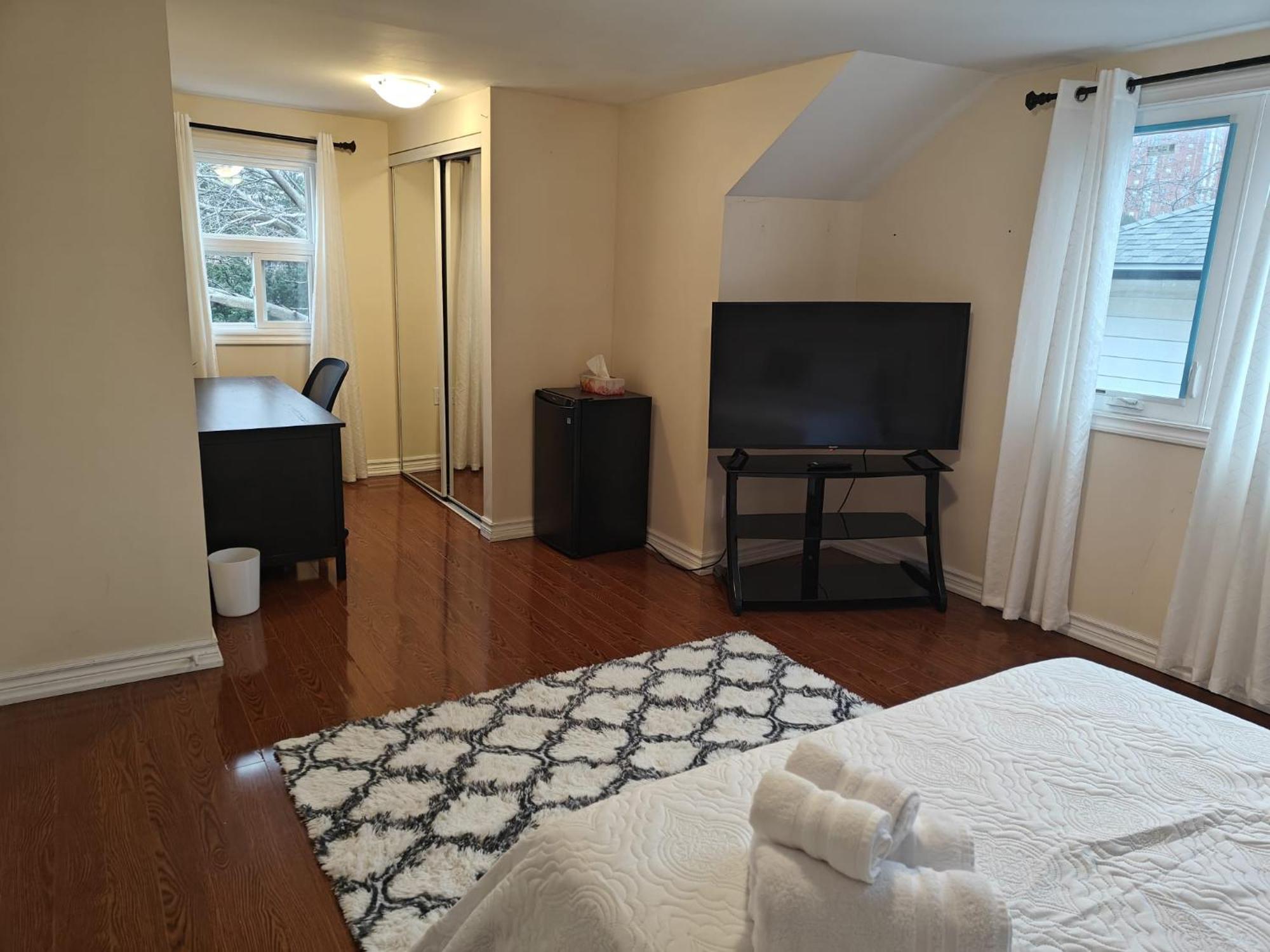 Spacious Mbr Near Kennedy Subway & Go Toronto Esterno foto