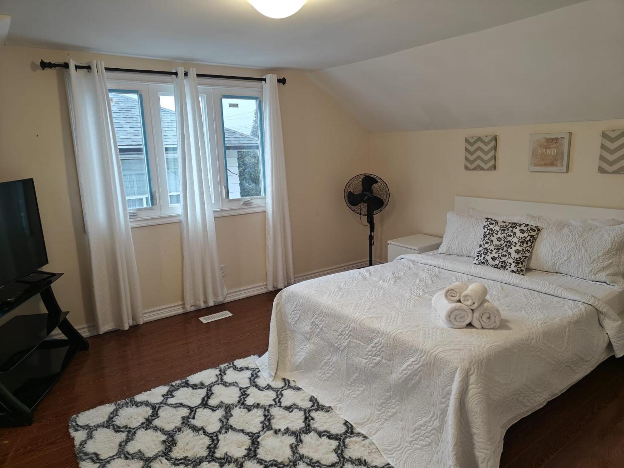 Spacious Mbr Near Kennedy Subway & Go Toronto Esterno foto